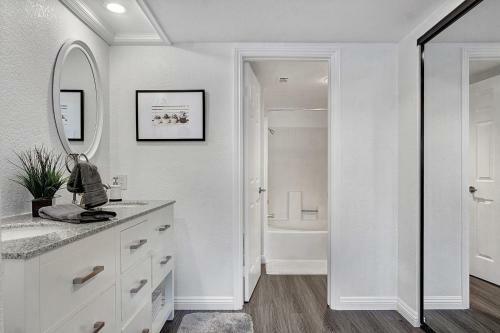 Apartamento Remodeled Ground Floor Golf Course View Condo!