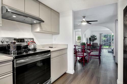 Apartamento Remodeled Ground Floor Golf Course View Condo!
