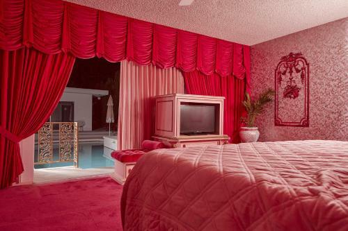 The Establishment, Quintessential 1969 Villa
