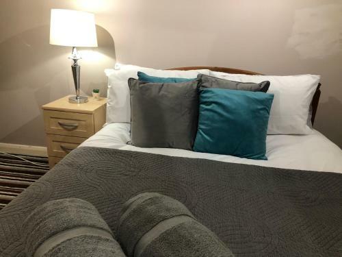 Comfy Three-bedroom Home In Basingstoke
