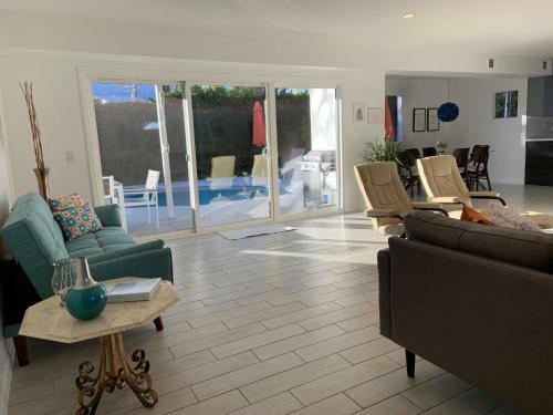 Mid - Century Oasis
