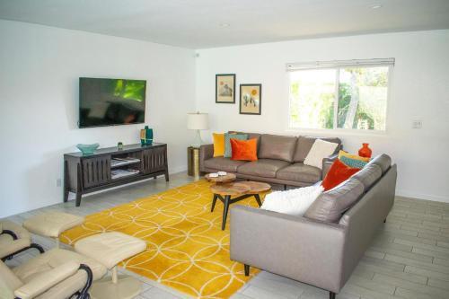 Mid - Century Oasis