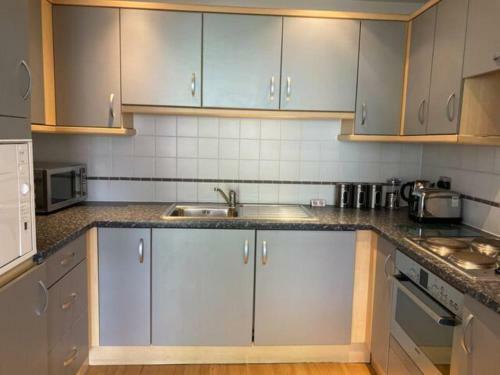 Apartamento 2 Bed 2 Baths In A Central Location ?????