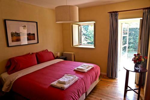 Liiiving In Moledo - Countryside Pool Villa