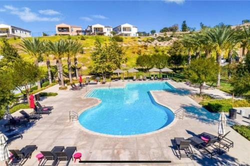 Luxury Modern Home With Club House Pool Or Spa - 6flags