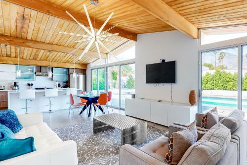 Iconic Mid-century Modern Escape