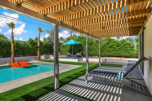 Iconic Mid-century Modern Escape