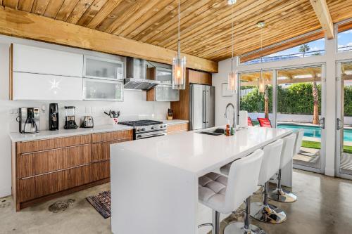 Iconic Mid-century Modern Escape