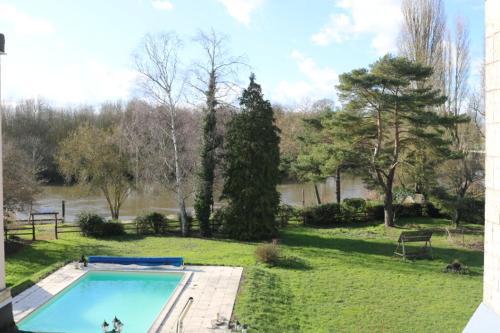 Hotel Logis Le Port Saint Aubin