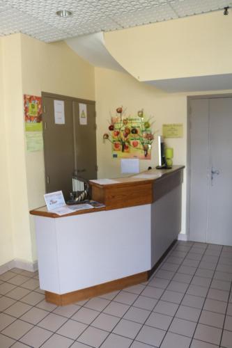 Hotel Logis Le Port Saint Aubin