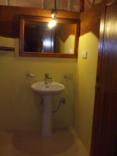 Bed & Breakfast Kirinda Beach Resort
