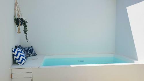 The Shore @ Atlantic Beach - Waterfront Beach House, Tiny Pool, Terrasse