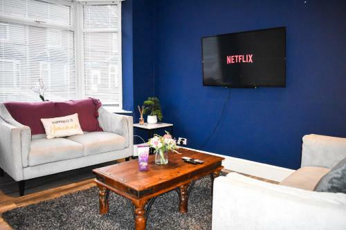 Stunning Doncaster House - Sleeps 8 W/parking