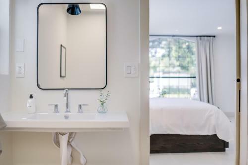 Casa Valerio Unit 6c-boutique Suite In Downtown Santa Barbara
