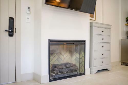 Casa Valerio Unit 6c-boutique Suite In Downtown Santa Barbara
