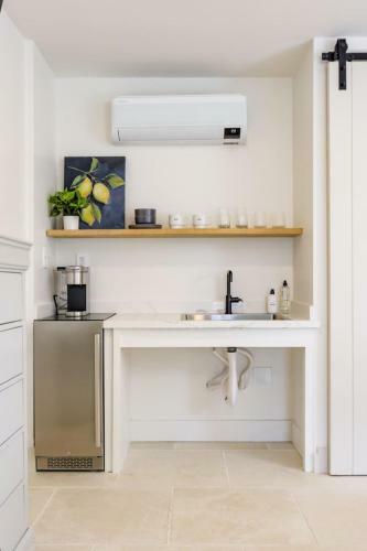Casa Valerio Unit 6c-boutique Suite In Downtown Santa Barbara
