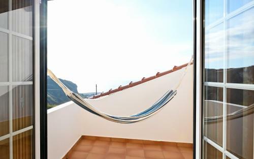 Bed & Breakfast Surf Lodge - Villa Dos Irm�os