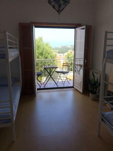Bed & Breakfast Surf Lodge - Villa Dos Irm�os