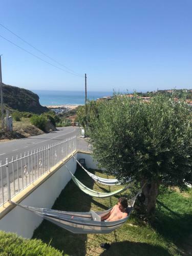 Bed & Breakfast Surf Lodge - Villa Dos Irm�os