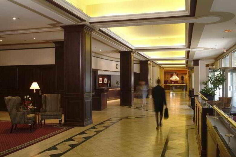 Lord Elgin Hotel