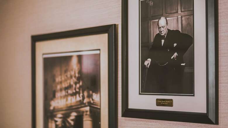Lord Elgin Hotel