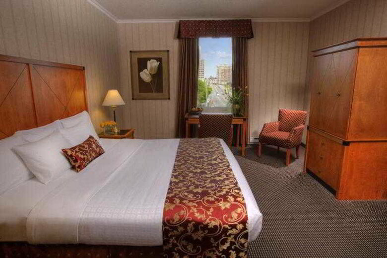 Lord Elgin Hotel