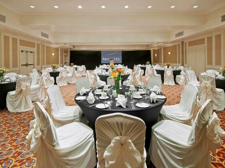 Hotel Novotel Toronto Center