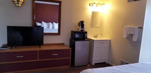 Hampton Harbor Motel