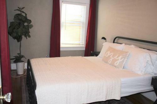 Stunning 2 Bdr W/ Rooftop Deck! Hillcrest/north P
