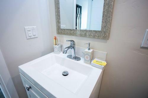 Posada One Bedroom Apartment With Sd Downtown View
