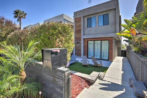 Upscale Beach Rowhome With Rooftop And Bay Views!