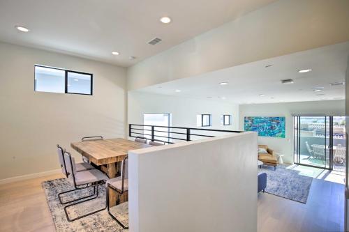 Upscale Beach Rowhome With Rooftop And Bay Views!