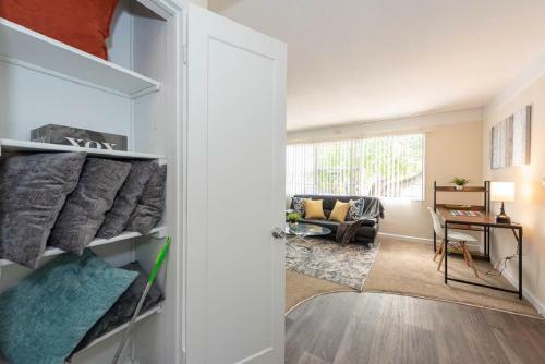 Apartamento Bright Stylish 2br With Pool Gym-15mins To Beach