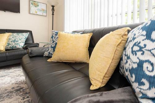 Apartamento Bright Stylish 2br With Pool Gym-15mins To Beach