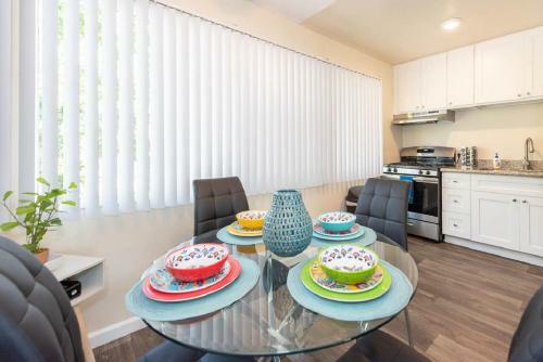 Apartamento Bright Stylish 2br With Pool Gym-15mins To Beach