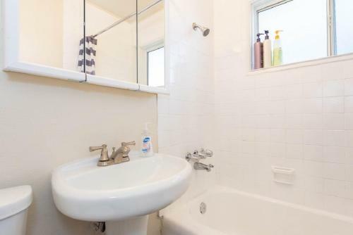 Apartamento Bright Stylish 2br With Pool Gym-15mins To Beach