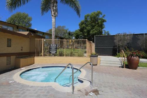 Apartamento Bright Stylish 2br With Pool Gym-15mins To Beach