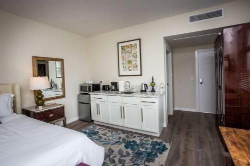 Posada Premier Location With Great Scenic Downtown View