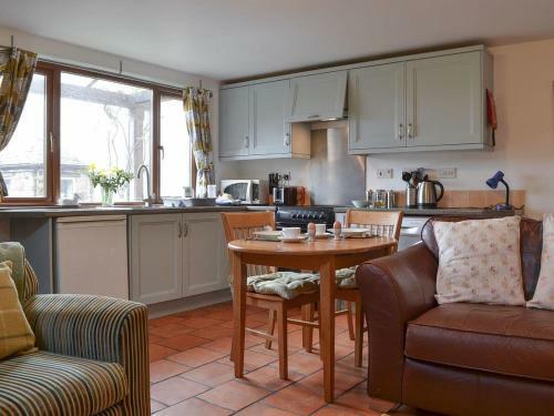 Gardener's Cottage - Ukc4299