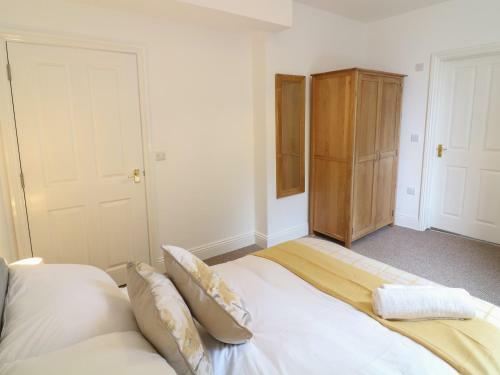 Apartment 6