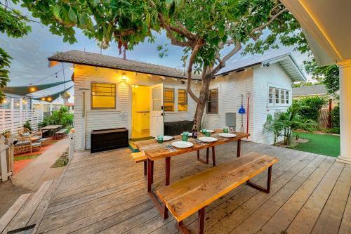 Ocean Beach Cottage And Casita
