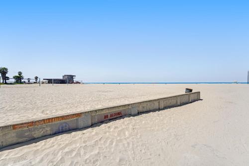 Mission Beach Delight I
