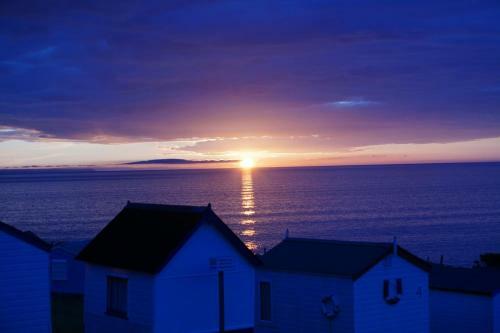 The Royal Clovelly Caravan With Sea Views