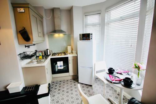 Modern 1 Bedroom Belfast Apartment A