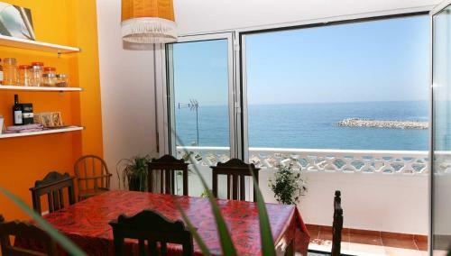 Oceanfront Apartment Right In The Center