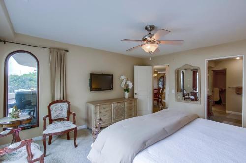 Bay Villa #3904