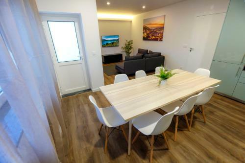 Cozy Apartment With Garden