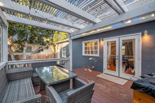 Pacific Beach Cottage