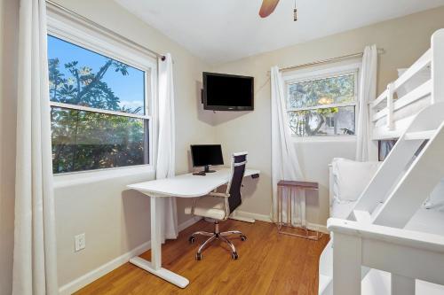 Pacific Beach Cottage