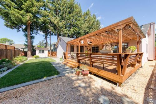 Wine Country Retreat With Ev Charging Onsite.